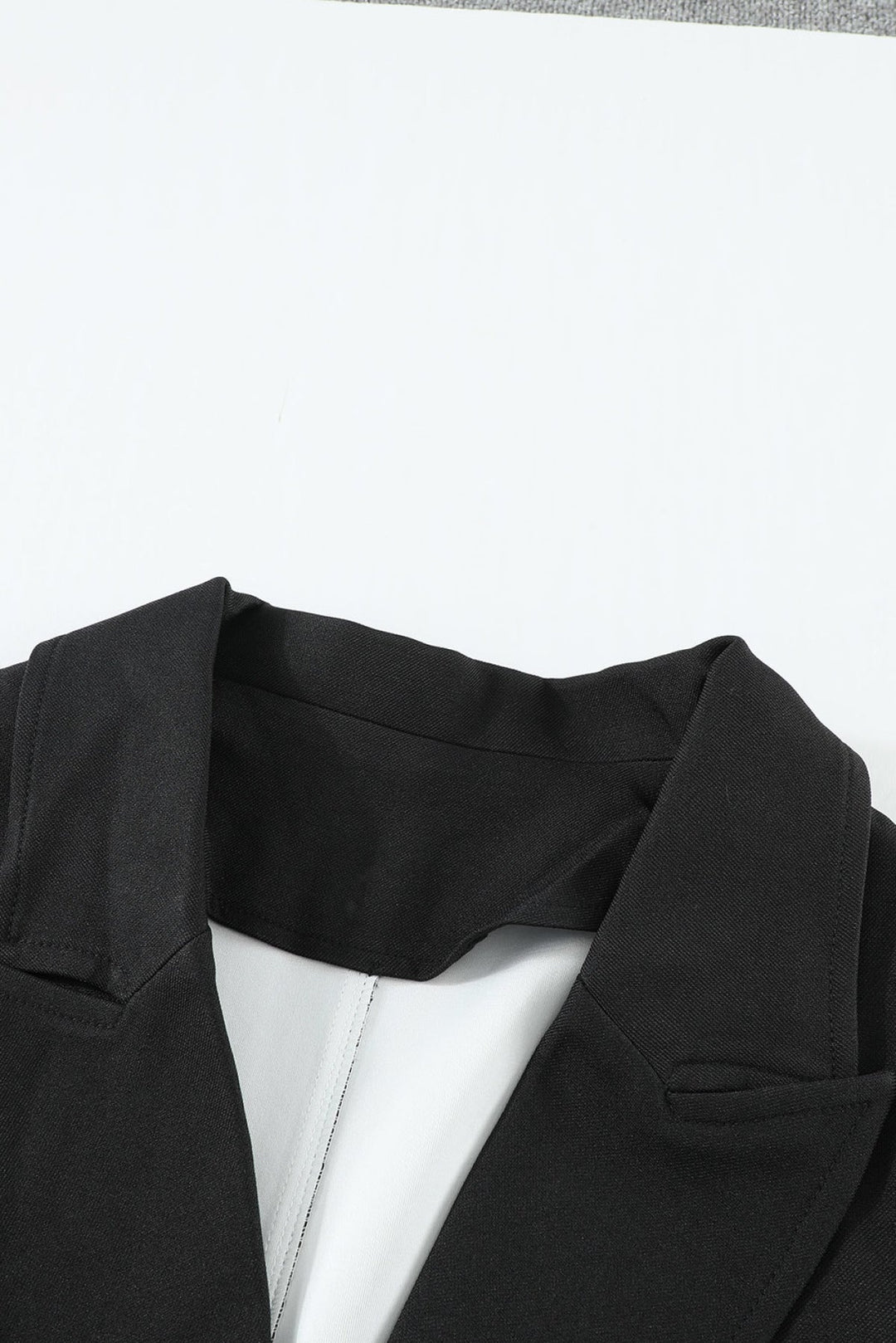 Buttoned Lapel Collar Blazer